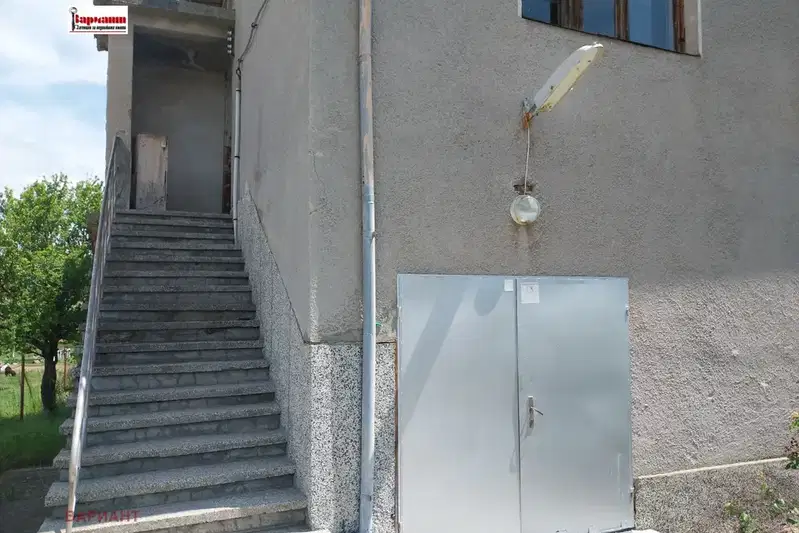 Industrial Building in Oblast Pazardjik, Byta