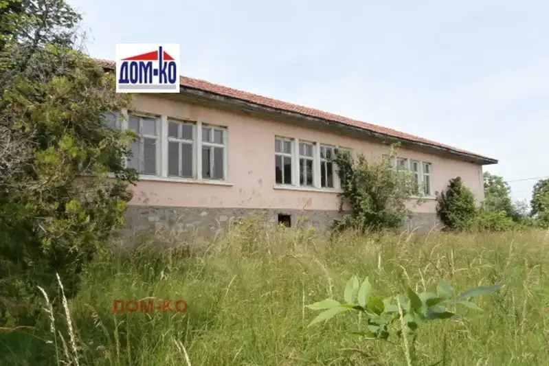 Industrial Building in Oblast Pazardjik, Levski