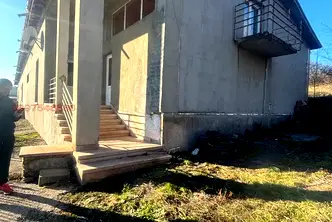 Промишлена сграда в Перник, Брезник