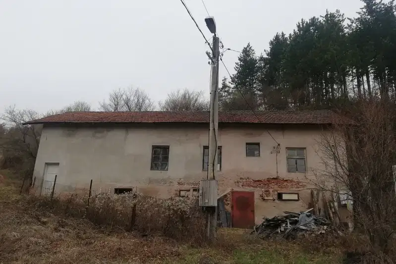 Промишлена сграда в Перник, с. Ноевци