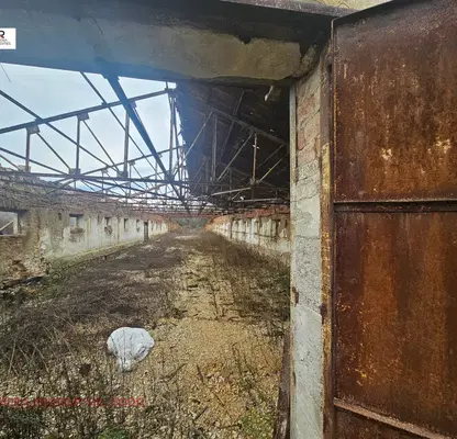 Снимка 4 — Промишлена сграда в Перник, с. Светля