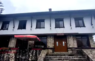 Промишлена сграда в Перник, с. Ярловци