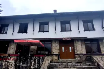 Промишлена сграда в Перник, с. Ярловци