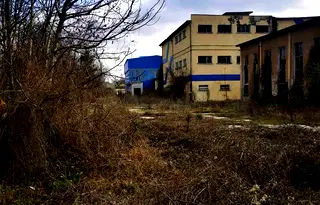Промишлена сграда в Плевен, Левски