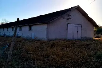 Промишлена сграда в Плевен, с. Долни Луковит