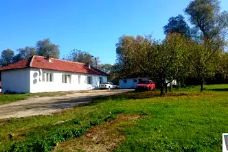 Промишлена сграда в Плевен, с. Николаево