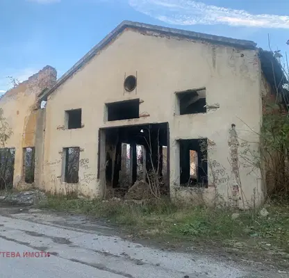 Снимка 2 — Промишлена сграда в Пловдив, с. Ведраре
