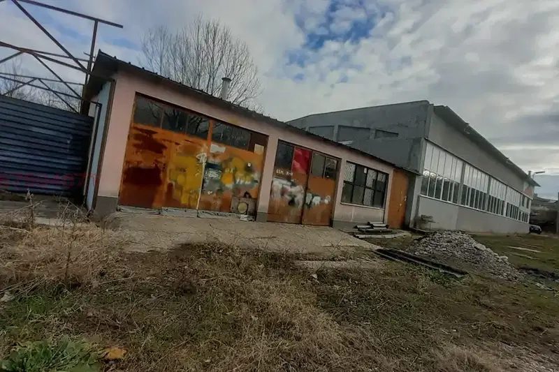 Промишлена сграда в Разград, Кубрат