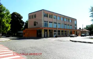 Промишлена сграда в Русе, Две могили