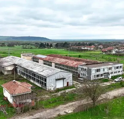 Снимка 2 — Промишлена сграда в Русе, с. Нов
