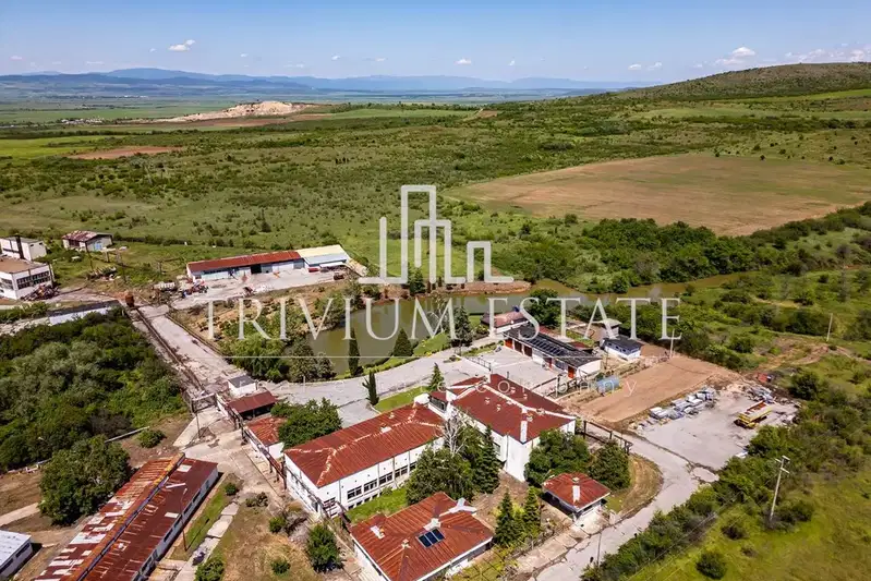 Industrial Building in Oblast Sliven, Ezero