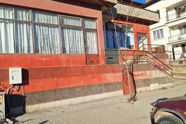Промишлена сграда в София, Костенец