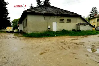 Промишлена сграда в София, Правец