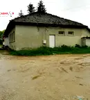 Промишлена сграда в София, Правец