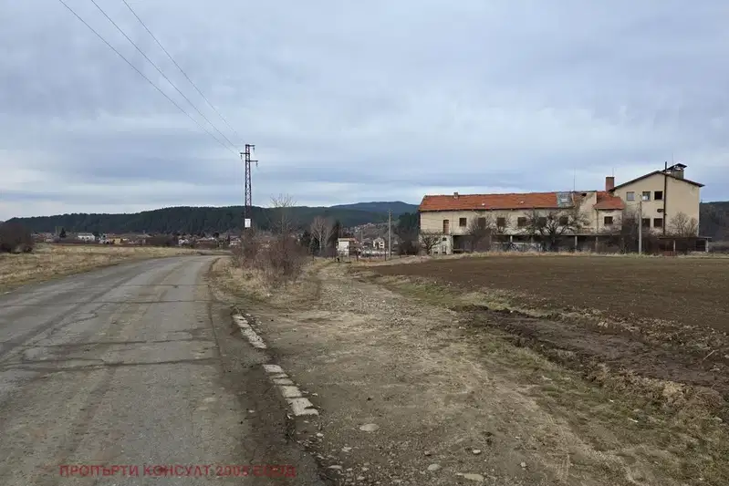 Industrial Building in област София, Shiroki Dol