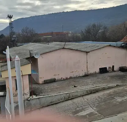 Снимка 2 — Промишлена сграда във Варна, Провадия