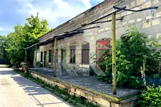 Промишлена сграда във Варна, Провадия