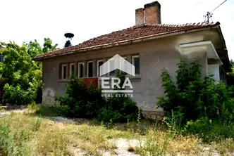 Промишлена сграда във Варна, с. Млада гвардия