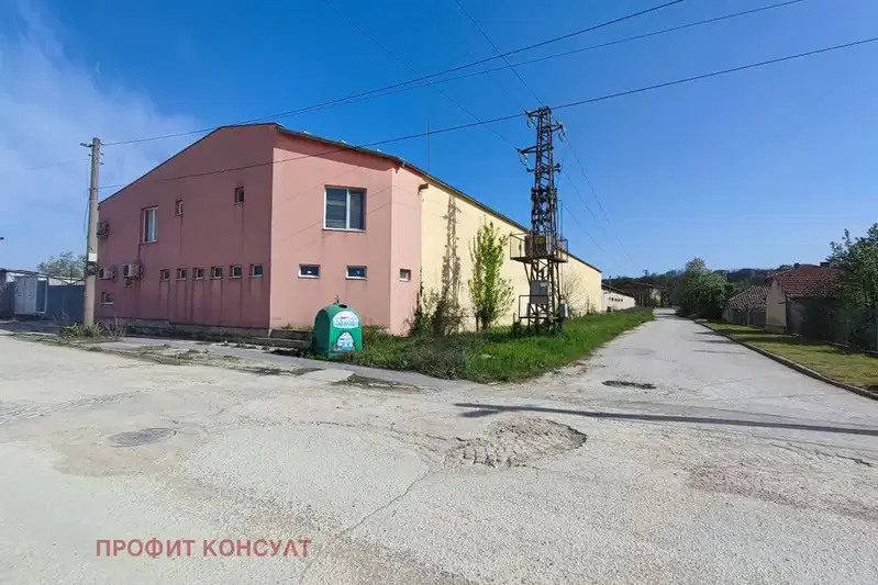 Промишлена сграда във Велико Търново, Горна Оряховица