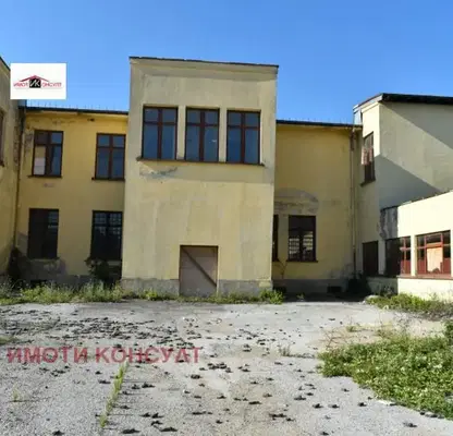 Снимка 2 — Промишлена сграда във Велико Търново, Горна Оряховица
