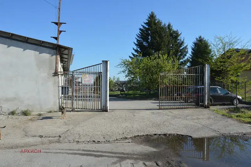 Industrial Building in Veliko Tyrnovo, Gorna Oryahovica