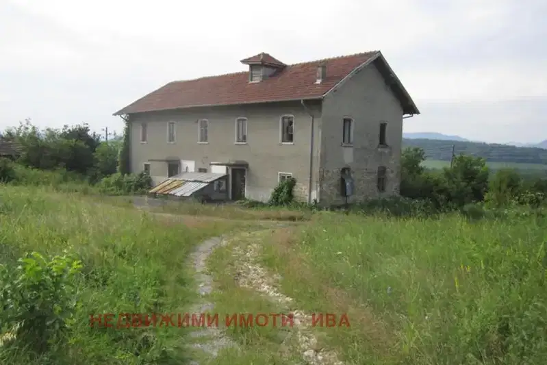 Industrial Building in Oblast Veliko Tyrnovo, Dragijevo