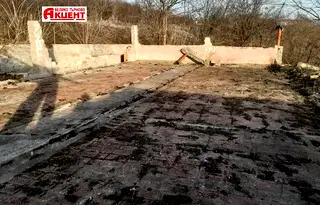 Промишлена сграда във Велико Търново, с. Леденик