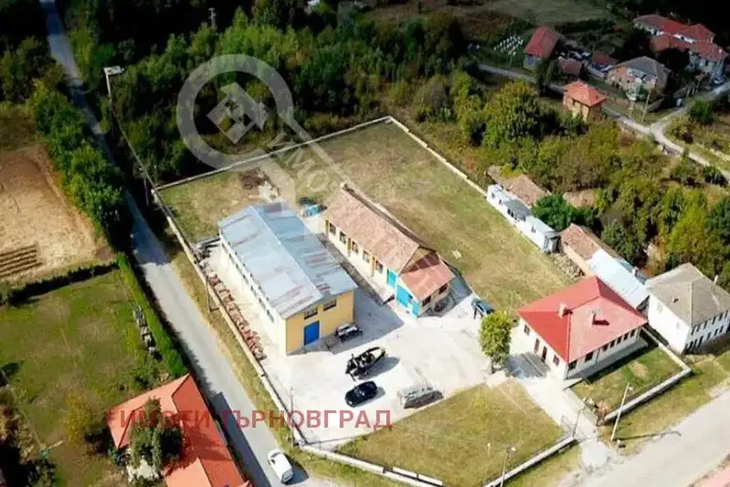 Industrial Building in Veliko Tyrnovo, Plakovo
