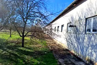 Промишлена сграда във Велико Търново, с. Поликраище