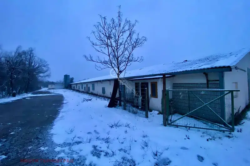 Industrial Building in Oblast Veliko Tyrnovo, Prisovo