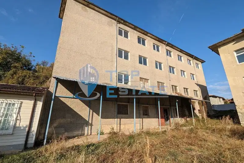 Industrial Building in Oblast Veliko Tyrnovo, Samovodene