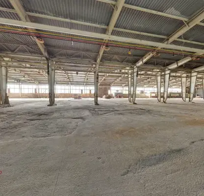 Photo 3 — Warehouse in Yana