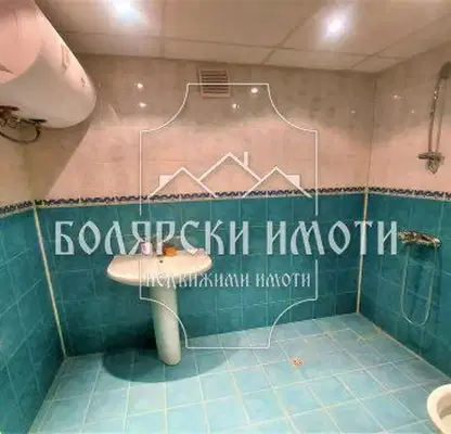 Снимка 4 — Склад във Велико Търново, Акация