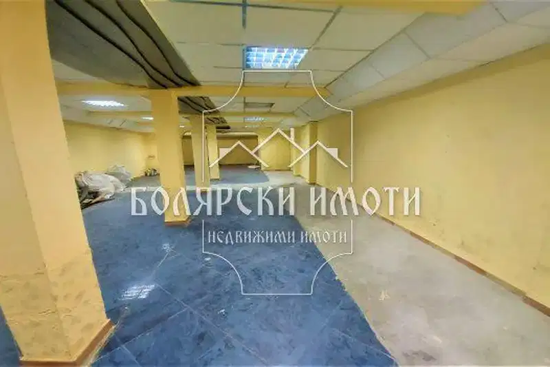 Склад във Велико Търново, Акация