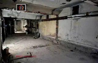 Склад във Враца, Център