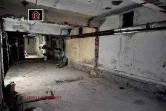 Склад във Враца, Център