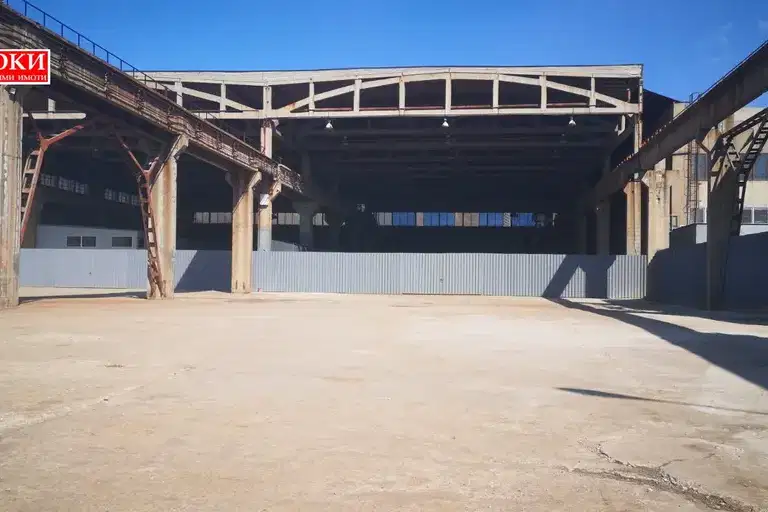 Warehouse in Pernik, Moshino
