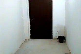 Склад в Русе, Родина 1