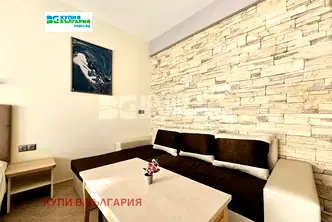 Тристаен апартамент в к.к. Златни пясъци