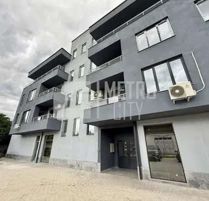 Снимка 2 — Тристаен апартамент в с. Лозен