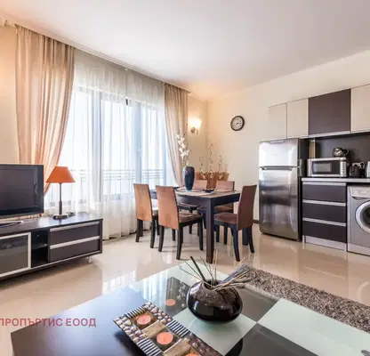 Photo 3 — 3-room apartment with sea view in Zlatni Pyasatsi resort