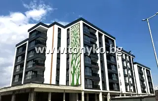 Тристаен апартамент в Цариско шосе