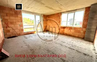 Тристаен апартамент в Кайсиева ина