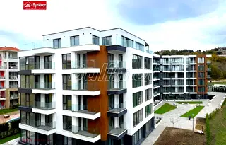 Тристаен апартамент в к.к. Св.Св. Константин и Елена