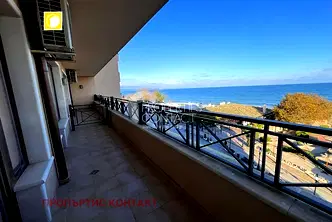 Тристаен апартамент в к.к. Златни пясъци