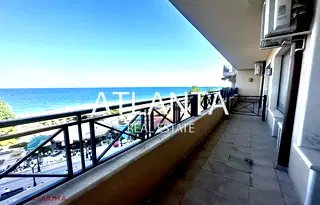 Тристаен апартамент в к.к. Златни пясъци