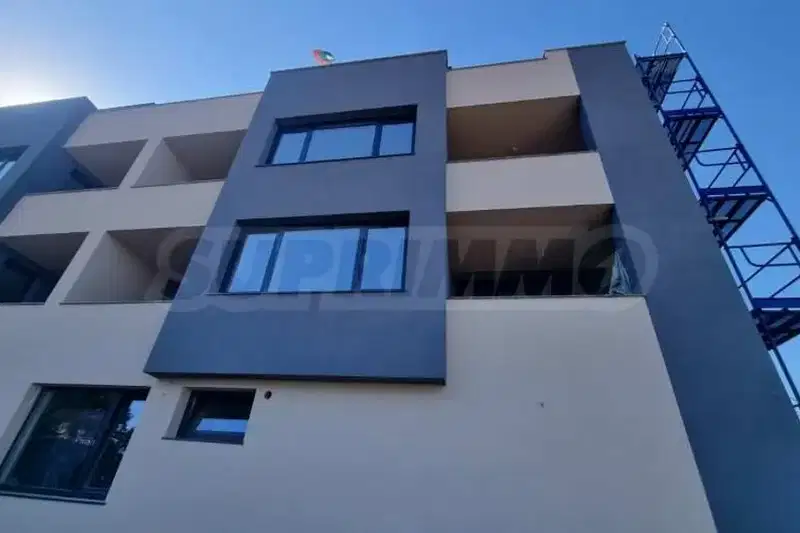 3-bedroom apartment in Lozen