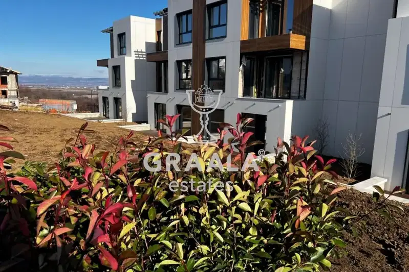 3-bedroom apartment in Ivanyane