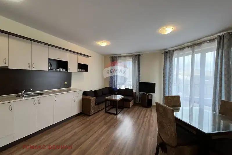 3-bedroom apartment in Zlatni Pyasyci