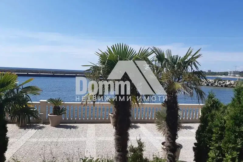 3-bedroom apartment in Slynchev Den